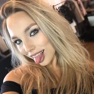 SabrinaGolden from myfreecams