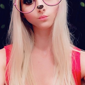 BellaBlondee's profile picture