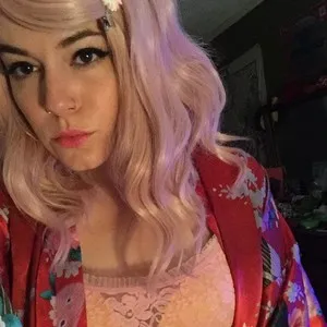 lilyhellrazr from myfreecams