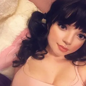 LilLuciLoves from myfreecams