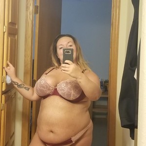 sexcityguide.com Tabbi1102 livesex profile in curvy cams