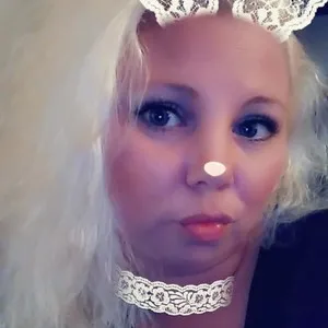 SexyLady12019 from myfreecams