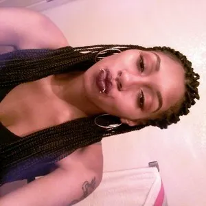 Lovelyshae24 from myfreecams