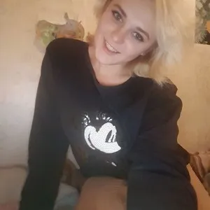 SabinaFox from myfreecams