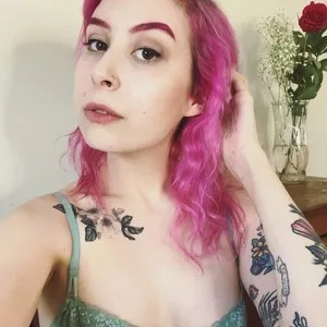 Piinkyyrose from myfreecams