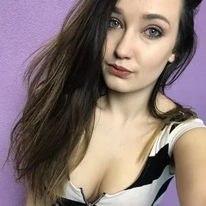 GinnaMoon from myfreecams