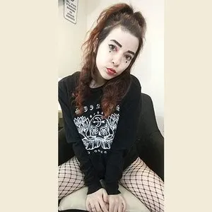 Lilredvelv from myfreecams