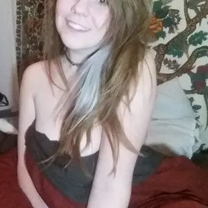 P33CH from myfreecams
