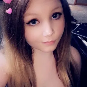 Kensley_ from myfreecams