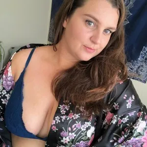 CurvyClairexo from myfreecams