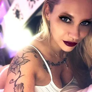 RileyParks95 from myfreecams