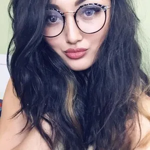 Em_show from myfreecams