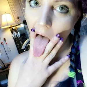 Emerald94 from myfreecams