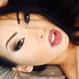 LyndaLyn's MyFreeCams show and profile