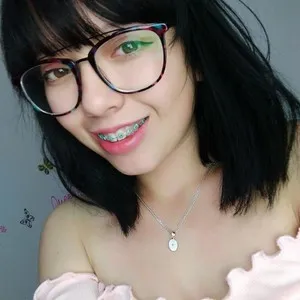 Mirandakum from myfreecams