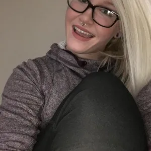 CharlieJune47 from myfreecams