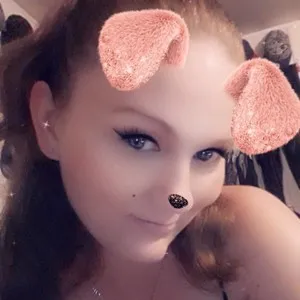 Lovelylette28 from myfreecams