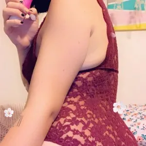 Livtommo from myfreecams