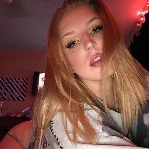 LolahRedd from myfreecams