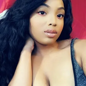 Milaheartsxxx from myfreecams