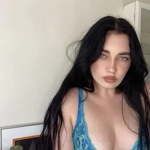 Seraphinablue from myfreecams