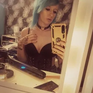 IzzyInABubble from myfreecams