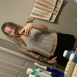 Fierylashee00 from myfreecams