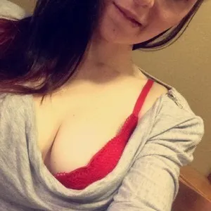 DaddiesGurl95 from myfreecams