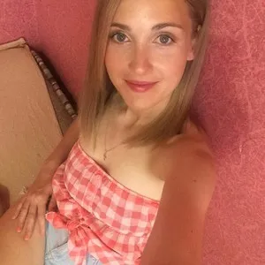 Polly_Shy from myfreecams