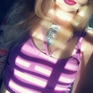 Tattoedblond from myfreecams