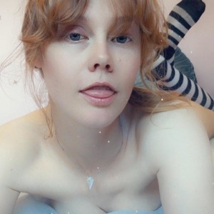 girlsupnorth.com NaughtyFox89 livesex profile in redhead cams