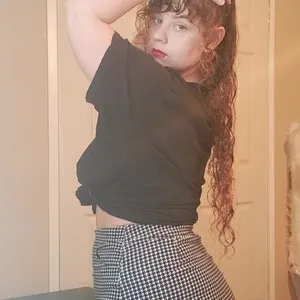 ThickyHoops from myfreecams