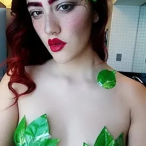 ROXXXANEQUEEN from myfreecams