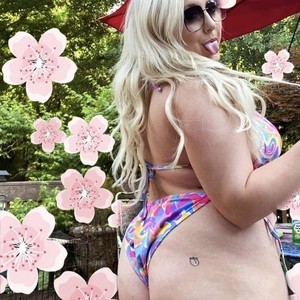 Peaches2299 from myfreecams