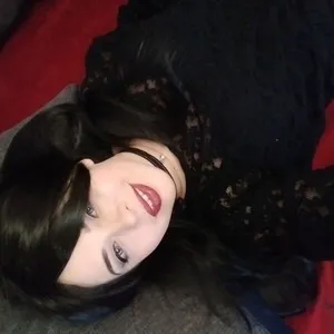 RoraLove from myfreecams