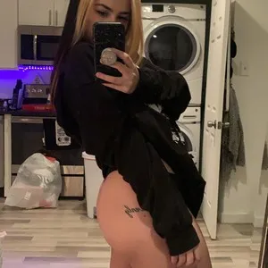Noturlily from myfreecams