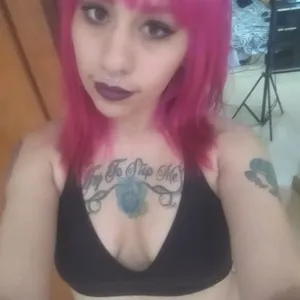 Naomi_miau from myfreecams