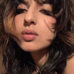 mfc LovelyLiliah webcam profile pic via pornsexycams.com