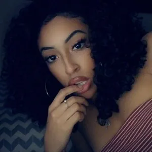 Laylaa2 from myfreecams