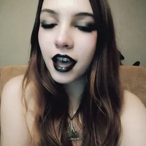 GothicGirl696 from myfreecams