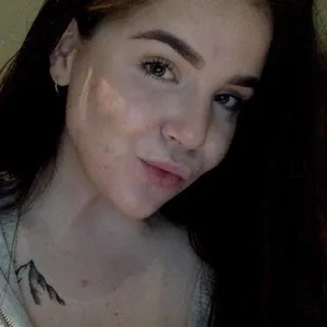 HazelBethxo from myfreecams