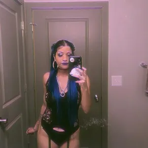 Savvyy420 from myfreecams