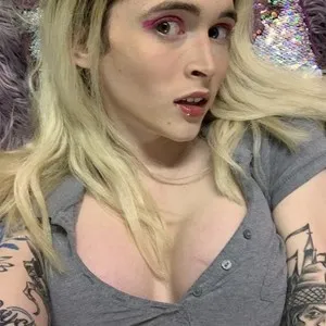 KatStripes from myfreecams