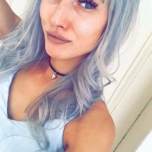 AcidMoon69 from myfreecams