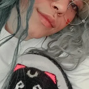 Emmaneko from myfreecams