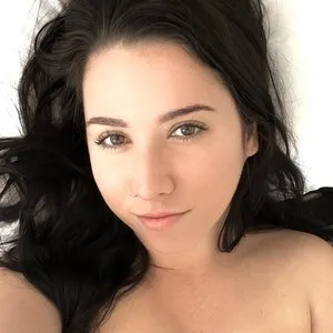 SundayPresley from myfreecams