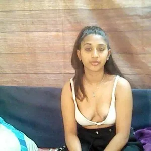 Indiankayla19 from myfreecams