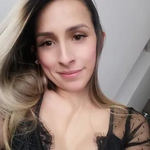 Sophia_magic from myfreecams