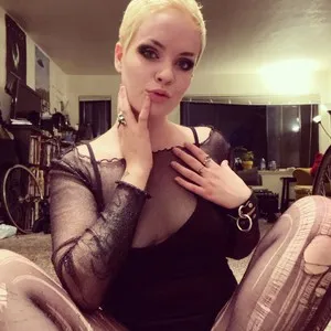 Luxharlow from myfreecams