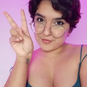 mayapetite from myfreecams